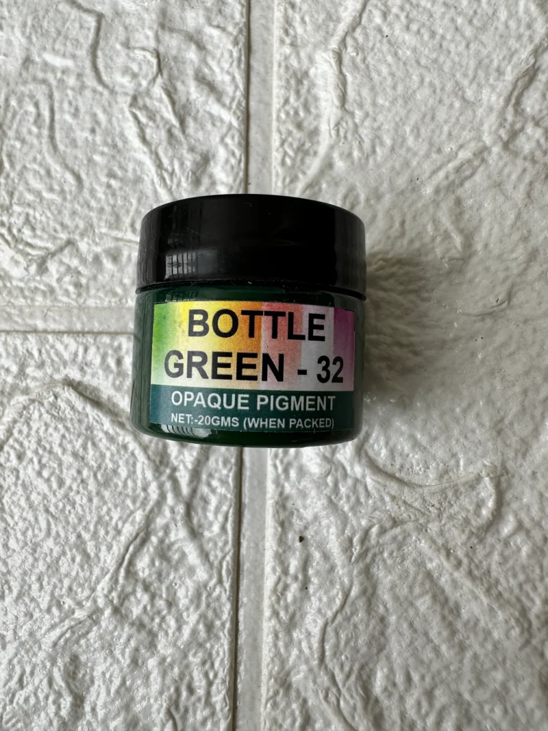Opaque bottle green pigment