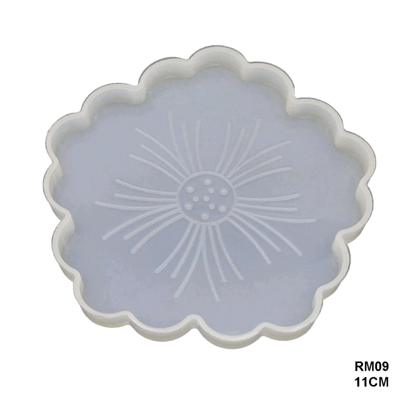 Flower-shaped silicone mould with petal edges and center detailing – ideal for making resin coasters.