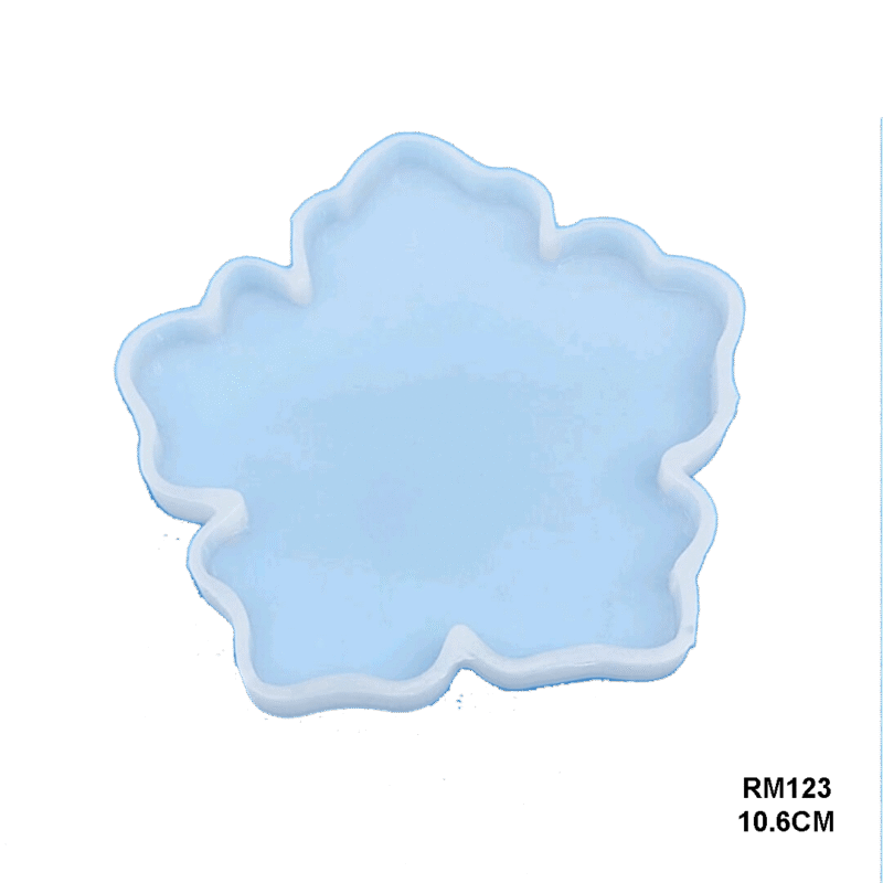 Small flower-shaped silicone mould for resin—perfect for crafting coasters or decorative pieces.